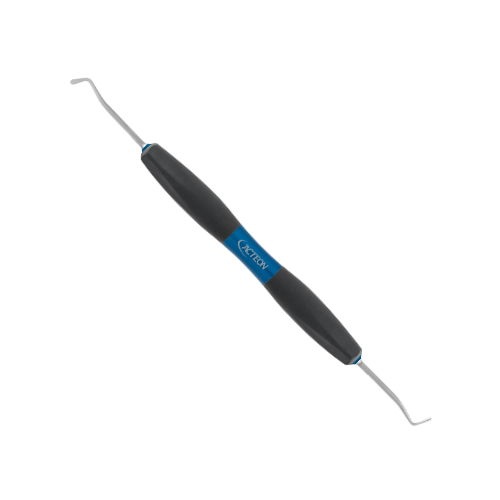 Fouloir/Instrument à sculpter N°1 de Bliss by ACTEON. Instrument double composé d'un fouloir et d'un instrument à sculpter. Fouloir : ø 1,1 mm Instrument à sculpter : largeur 1,8 mm L'ergonomie et les performances de la partie travaillante permettent un geste maîtrisé et ferme et visent à réduire la fatigue des mains et des poignets. Conçus pour placer et modeler le composite.
