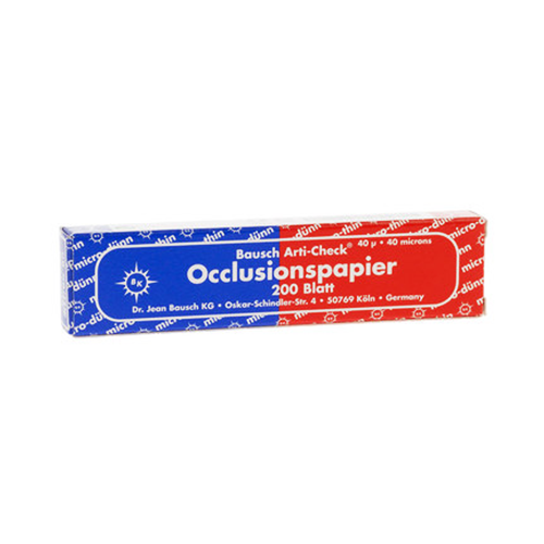 Papier d'occlusion Arti-Check micromince 40µ de BAUSCH. Colorant sur les 2 faces. Des microcapsules éclatent à la pression. Marquage très précis et sélectif. Sans aucune bavure. Couleurs disponibles : bleu, rouge, pour différencier les points de contact centrés et excentrés. Présentation en carnets de 200 bandes étroites (70 x100 mm).