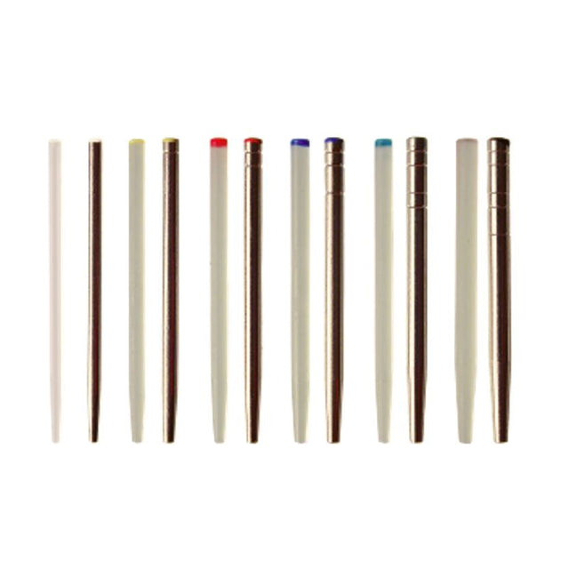 Système de clavettes Calcinables cylindro-coniques. Longueur : 22 mm  Dispositif médical de classe l.   La boîte de 20 clavettes Calcinables  T=0 Blanc diamètre 1,15 mm T=1 Jaune diamètre 1,25 mm T=2 Rouge diamètre 1,35 mm T=3 Bleu diamètre 1,45 mm T=4 Vert diamètre 1,55 mm T=5 Noir diamètre 1,65 mm